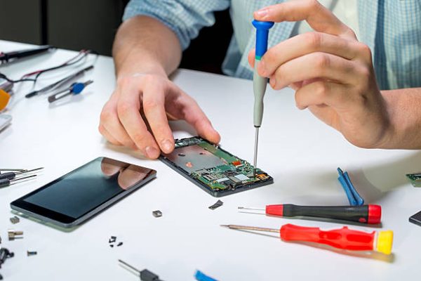 5 Common Tech Issues You Can’t Fix at Home (And When to Call the Experts)